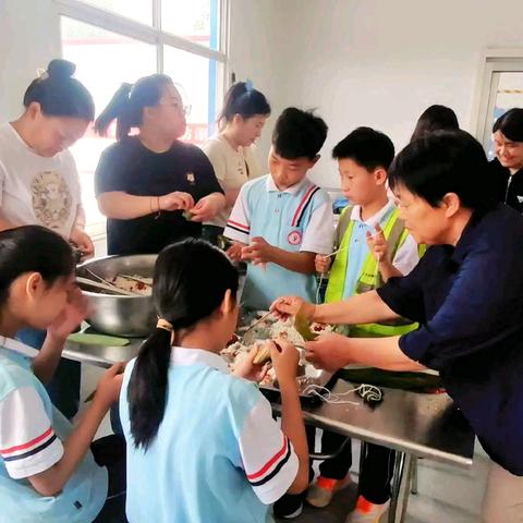 温店镇大杨小学开展迎端午主题活动