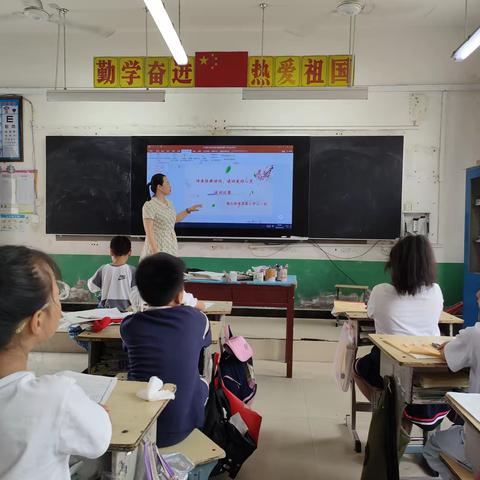 “吟咏经典,诗意沁香”---- - 梁寨小学校园诗词大赛