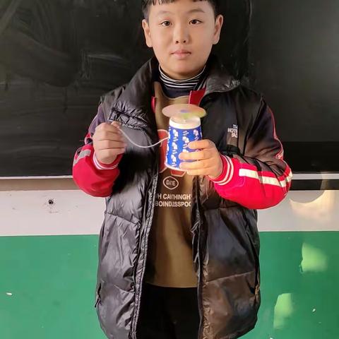 “双减”——梁寨小学开展科技创新大赛