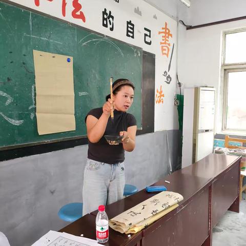 “传承文化，弘扬国粹”梁寨小学开起书法社团
