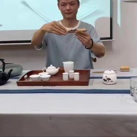 宁海支行工会开展“悠悠茶道品香茗”茶艺学习活动