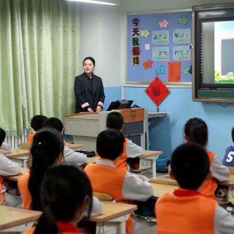 弘扬雷锋精神 普及金融知识