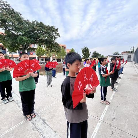 西曲沟小学社团“舞动童年 绽放精彩”