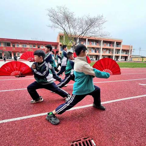 西曲沟社团“舞动童年 绽放精彩”