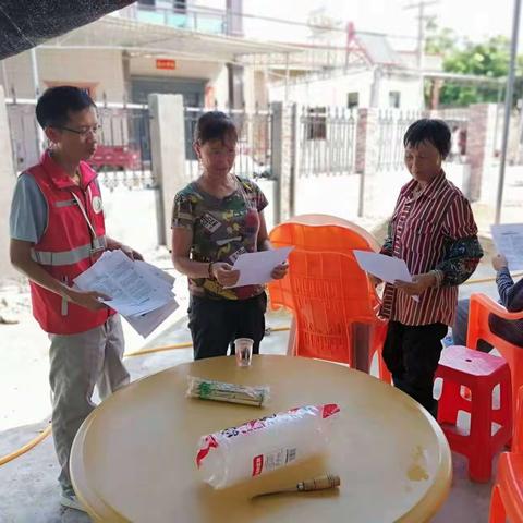 感城镇网格员开展“六水共治”宣传活动