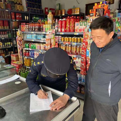 新市镇开展感烟火灾探测报警器进万家暨城市管理进社区活动