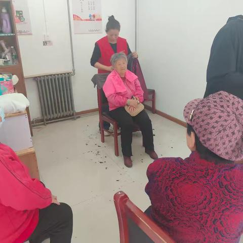 田和社区重阳节义剪  爱老敬老暖人心