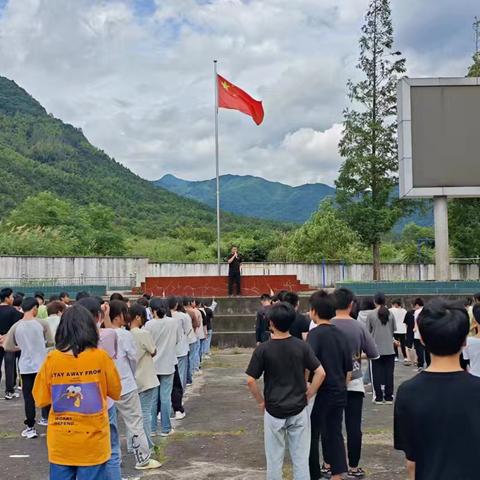 铅山县陈坊中学消防安全应急疏散演练