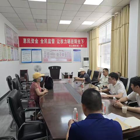 仓山镇主要领导联合区直部门开展“大接访”活动