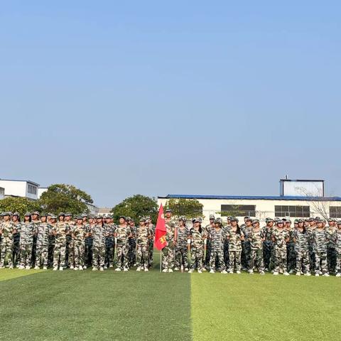 军训，塑造不一样的青春——开发区实验学校初二军训圆满结束