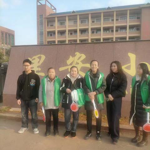 爱心护学 最美执勤