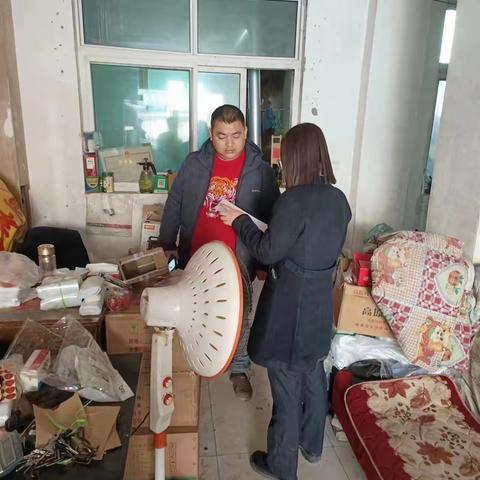 中国银行延安富县支行开展“拒收现金”宣传工作