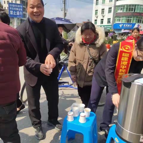 诚信维权新消法 安全消费正能量  中国银行富县支行开展315消保宣传活动