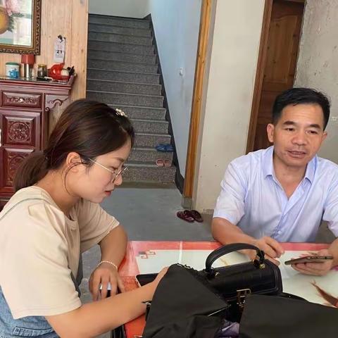 【大抓基层年，石小在行动】——记杉树小学暑期家访活动