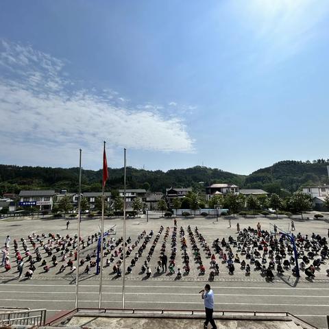 新桥镇九年制学校开展防暴反恐、防震、消防安全应急演练活动