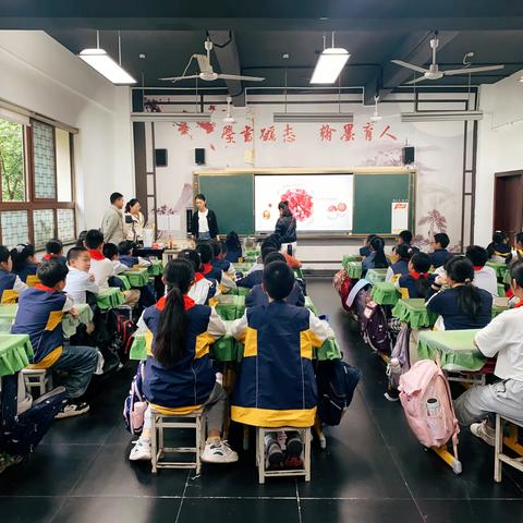「家长进课堂，携手共成长」美食篇  空港新城小学613班《土豆烧牛肉》