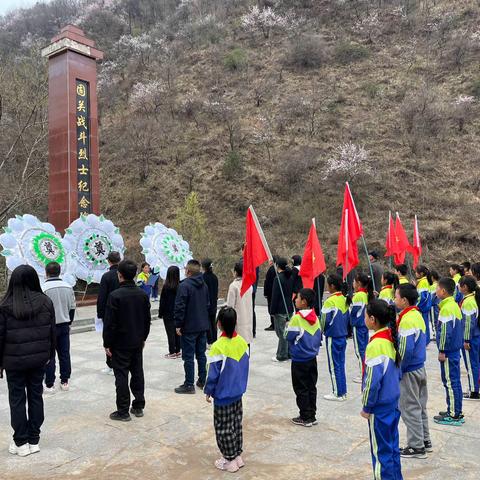 清明祭英烈 吾辈当自强——“我们的节日·清明节”缅怀先烈主题教育活动