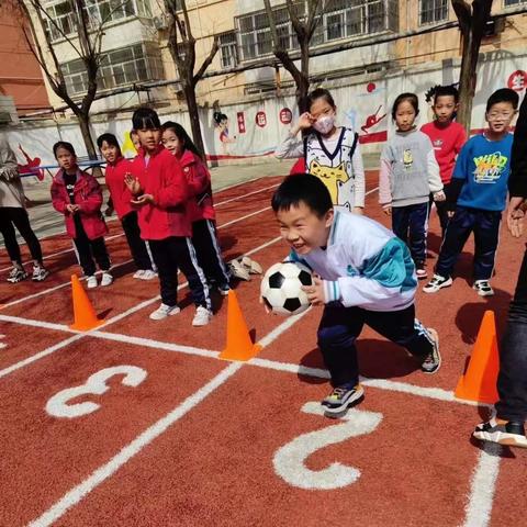 快乐运动•乐享童年——长庆小学一年级组亲子活动