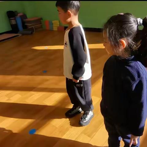 开发区一中附属幼儿园学一班情景剧《神奇的影子》