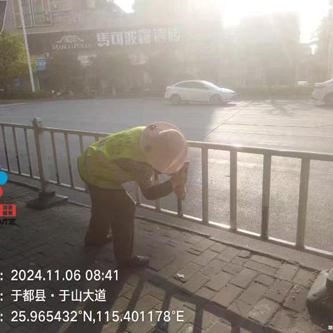 记录最美身影 ——记于都环卫工人的一天