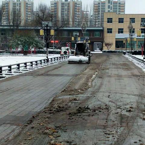 孙耿街道：以雪为令 及时清雪保通畅