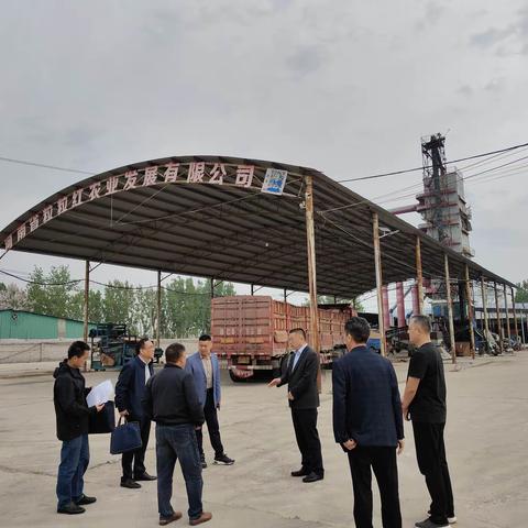 许昌市农机发展中心副主任周松山一行到 鄢陵县调研农机生产工作