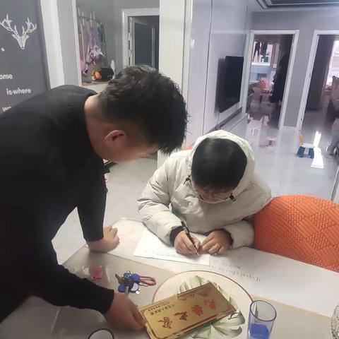 【大党建 • 微治理】【争一流 • 当冠军】洋河南镇第二社区为辖区内退伍军人悬挂光荣牌