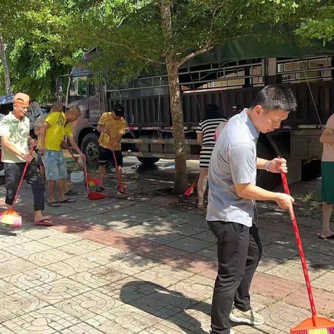 响应“六水共治”，开展潭牛居社区周边环境整治清理活动