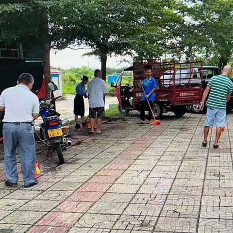 响应“六水共治”，开展潭牛居社区周边环境整治清理活动