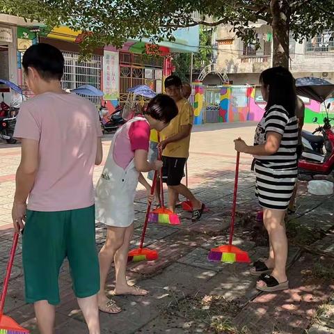 潭牛镇潭牛居委会组织开展爱卫运动“周末大扫除”活动