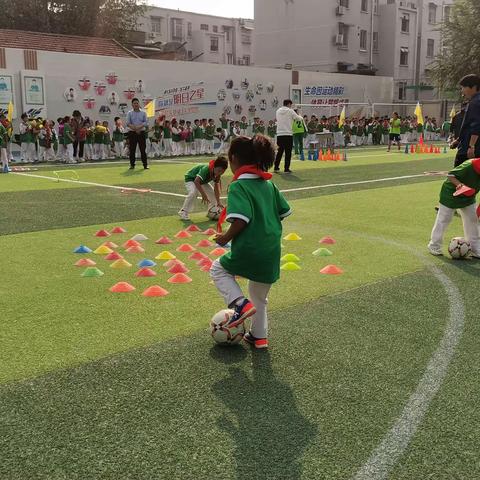 开封市苹果园中路小学“校园杯”足球班级联赛暨校园足球嘉年华