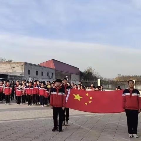 书香满屋，阅读悦心——东伯章小学“两读两写”活动