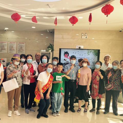 鄂尔多斯银行甘德尔支行开展“浓情端午节 巧手做香包”活动