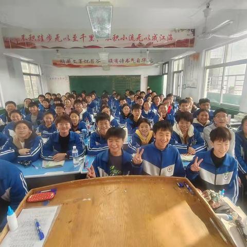 步履不辍，逐光而行 ！