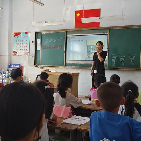 听课共交流，评课促成长--雷家小学数学教研组听评课活动