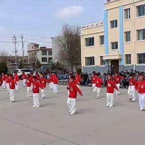 【莲峰二小"三抓三促"进行时】校园舞蹈，舞出风采——莲峰镇第二中心小学集体舞比赛