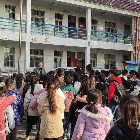 砥砺心志，铿锵前行—靳庄学校期中考试发奖大会