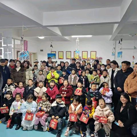 《岁末将至，喜迎新年》