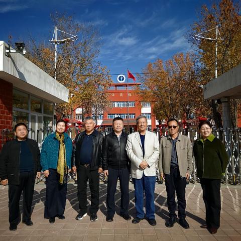 心系下一代  护航促成长师市关工委领导莅临一三四团第一中学调研指导工作
