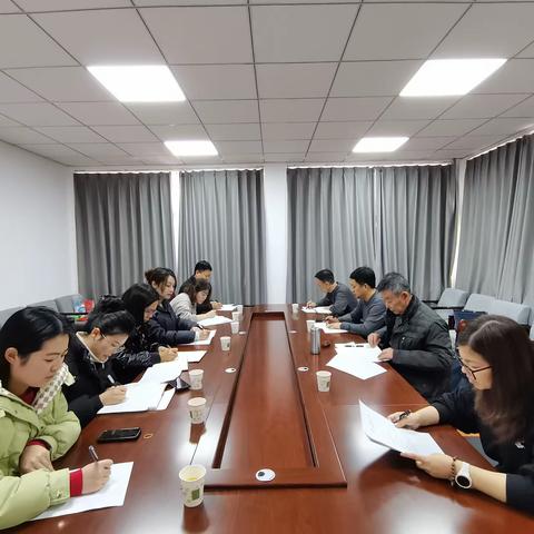 市委老干部局第二党支部召开主题教育专题组织生活会