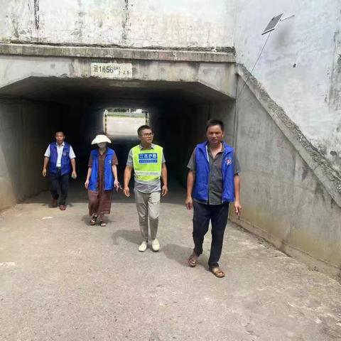 峡江县开展暑运时期铁路安全巡查