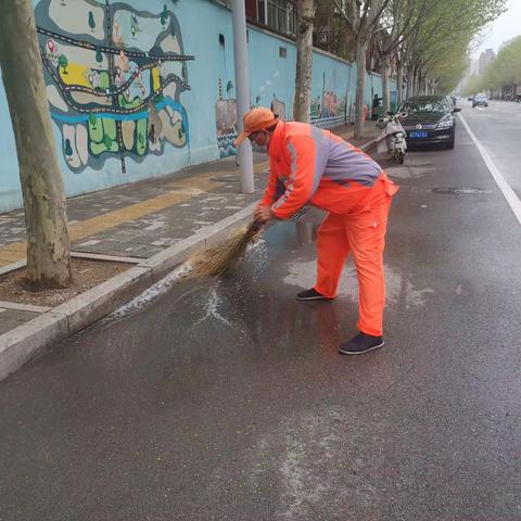 【槐荫城管南辛环卫所】新春奋进正当时，洁净道路换新颜
