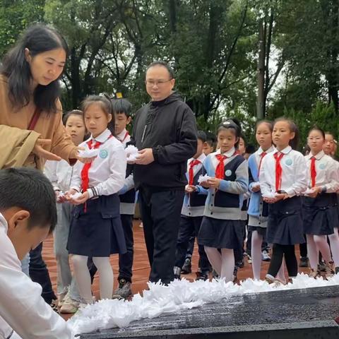 【久佰行走课堂】重庆市渝中区东水门小学校五年级一班|“致敬革命先烈·汲取奋进力量”主题教育实践活动