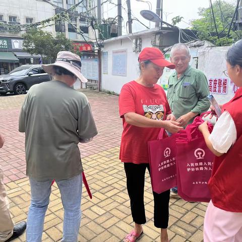 南昌经开区白水湖管理处开展铁路护路宣传活动