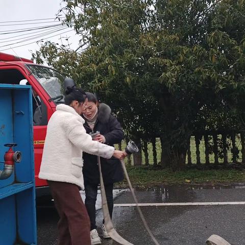 张佳坊乡中心幼儿园教职工消防实操培训