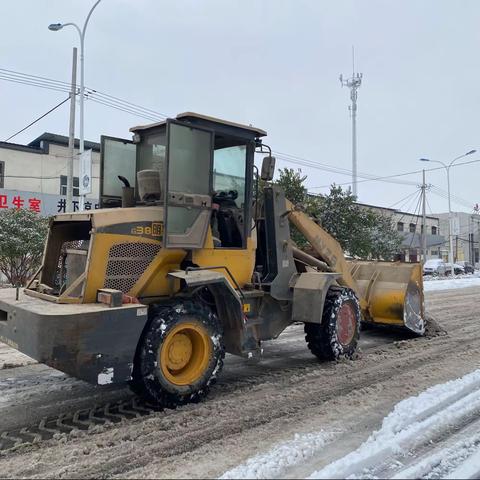 户部寨镇：风雪弥漫 扫雪情浓