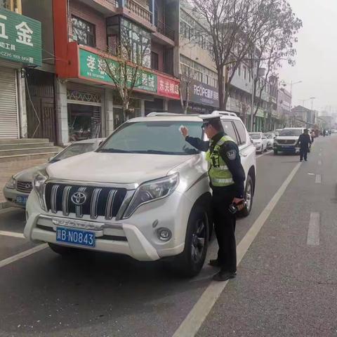 玉田交警常态化治理违章停车，规范停车秩序