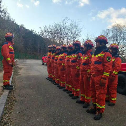 福山森林消防中队对重点山林开展灭火实战演练