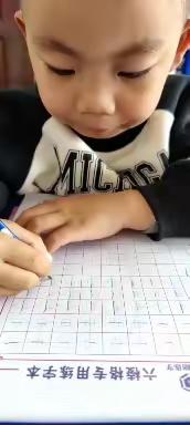 中二班3月16日书法笔画练习作业