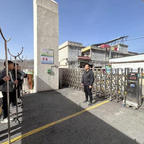 筑牢校园安全屏障—大章镇中心小学春季新学期反恐防爆演练活动